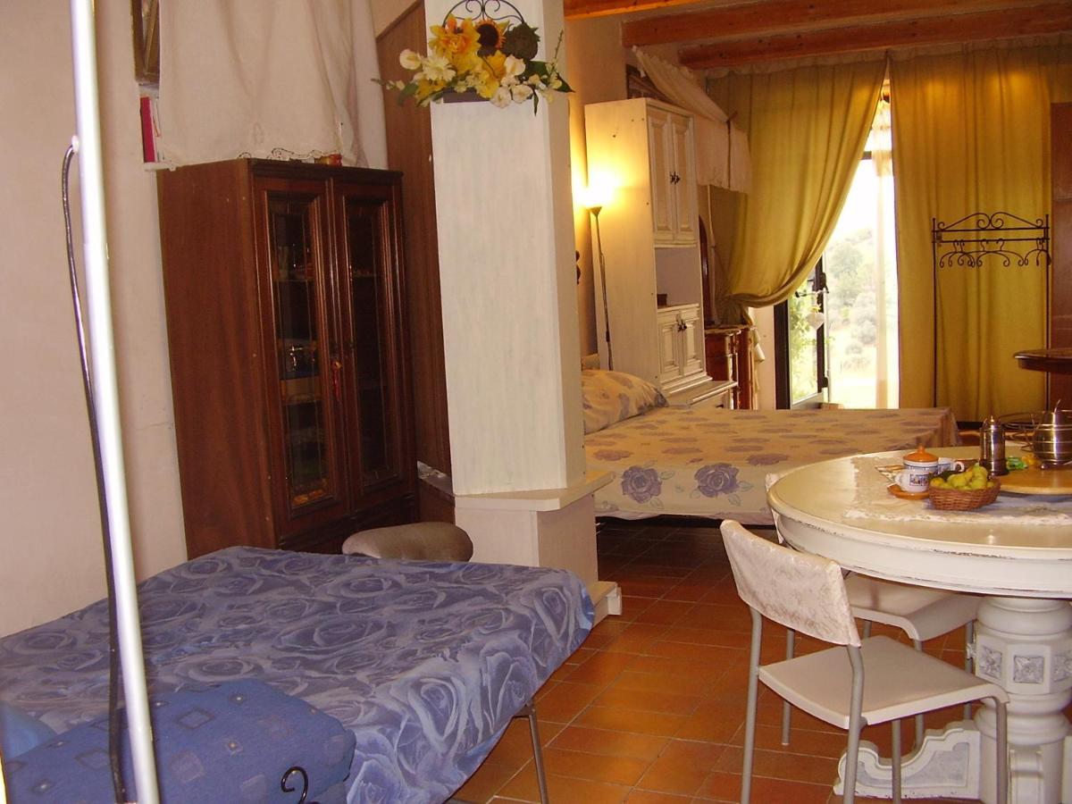 Abruzzocasacampagna Collecorvino - Monolocale Con Mini-Cucina, Giardino E Parcheggioヴィラ エクステリア 写真